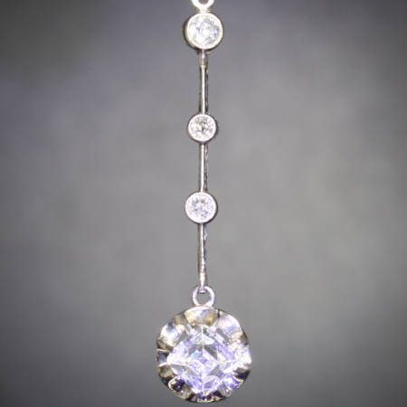 Art Deco pendant with carre cut diamond 0.75 crt